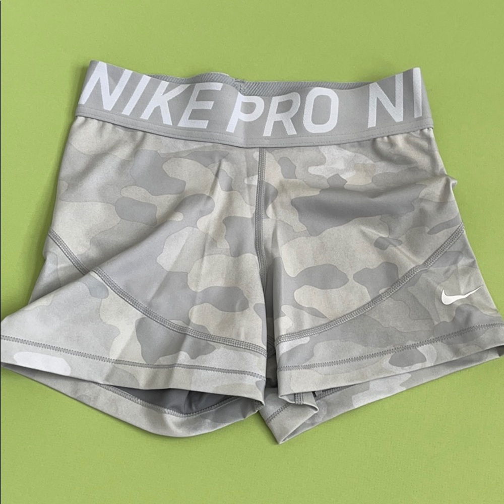 Nike Pro